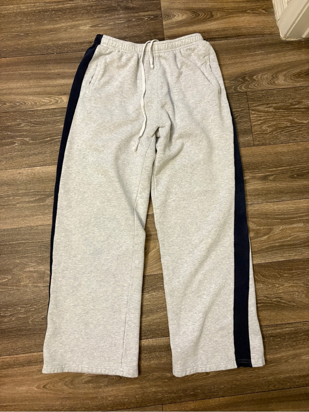 Brandy Melville Gray Navy Side Stripe Wide Leg Sweatpants - Picture 3 of 5
